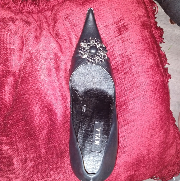 NYLA medallion pointy heels vintage - Picture 3 of 8
